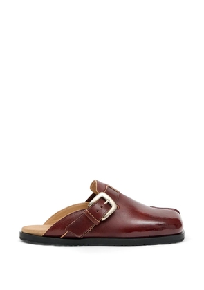 Maison Margiela Tabi buckle-fastening mules - Brown
