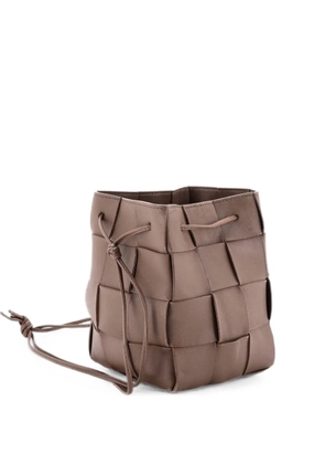 Bottega Veneta Pre-Owned Cassette Maxi Intrecciato Leather Small bucket bag - Brown