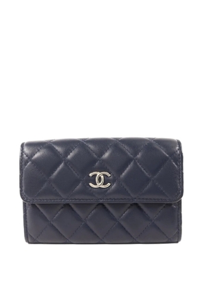 CHANEL Pre-Owned CC quilted bifold wallet - Blue