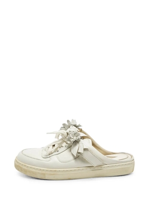 Sophia Webster floral-appliqué slip-on sneakers - White