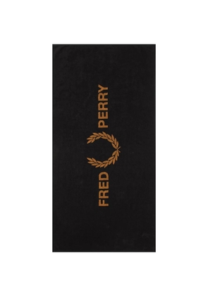Fred Perry Laurel Wreath logo-print towel - Black