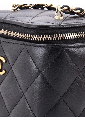 CHANEL Pre-Owned Tiny CC Link Vanity Case with Chain Quilted Caviar Mini clutch bag - Black
