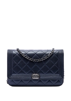 CHANEL Pre-Owned 2014-2015 Quilted Lambskin Boy Wallet On Chain crossbody bag - Blue