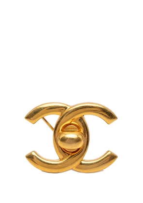 CHANEL Pre-Owned 1997 CC Gold Plated Turn Lock Brooch costume brooch