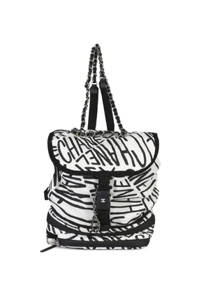 CHANEL Pre-Owned 2021-2025 logo-detail backpack - White