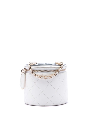 CHANEL Pre-Owned 2021 Quilted Lambskin Chain and Charm Vanity Case crossbody bag - White