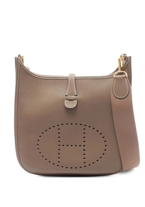 Hermès Pre-Owned 2023 Clemence Evelyne III PM crossbody bag - Brown