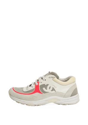 CHANEL Pre-Owned CC interlocking panelled sneakers - Grey