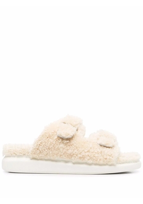Alexander McQueen shearling-trim open toe sandals - Neutrals