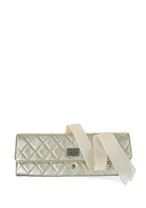 CHANEL Pre-Owned 2016 Mademoiselle Lock clutch bag - Gold