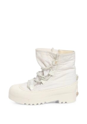 CHANEL Pre-Owned CC Interlocking snow boots - Neutrals