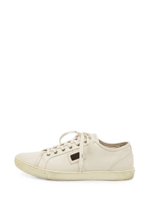 Dolce & Gabbana Pre-Owned logo-plaque low-top sneakers - Neutrals