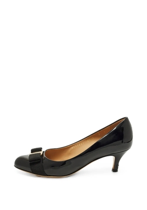 Ferragamo Pre-Owned Vara bow pumps - Black