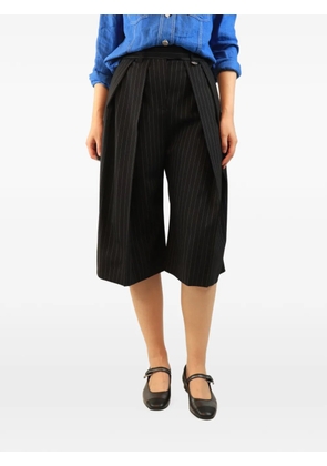 Giuseppe Di Morabito pinstripe pleated bermuda shorts - Black