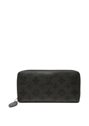Louis Vuitton Pre-Owned 2010-2026 Monogram Mahina Zippy Wallet long wallets - Black