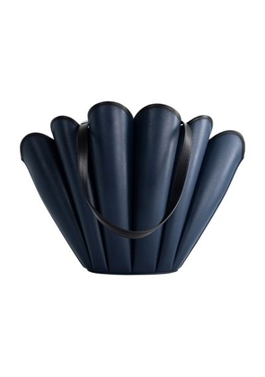 Shell handbag