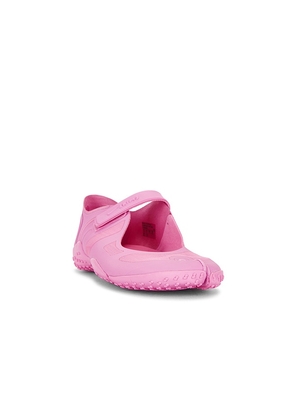 NikeSKIMS Rift Mesh Sneaker in Pink. Size 5. Also in 5.5, 6, 7, 7.5, 8, 8.5, 9, 10, 11, 6.5, 9.5, 10.5.