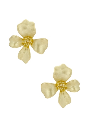 SHASHI Fiorina Earring in Metallic Gold.