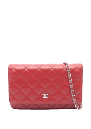 CHANEL Pre-Owned 2010-2011 CC Quilted Lambskin Wallet on Chain crossbody bag - Red