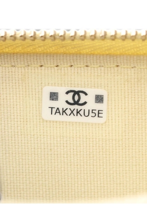 CHANEL Pre-Owned 19 matelassé wallet - Yellow
