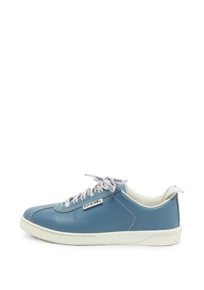 CHANEL Pre-Owned CC lace-up sneakers - Blue