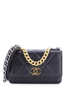 CHANEL Pre-Owned 19 Wallet on Chain Quilted Goatskin crossbody bag - Black
