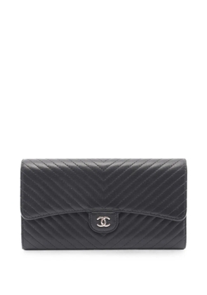 CHANEL Pre-Owned 2016-2017 V-stitch Chevron wallet - Black
