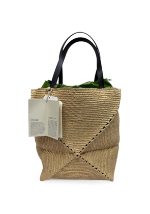 Loewe Pre-Owned xl Puzzle Fold raffia tote bag - Neutrals