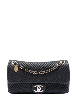CHANEL Pre-Owned 2014-2015 Medium Chevron Wrinkled Calfskin Medallion Charm Flap shoulder bag - Black