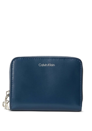 Calvin Klein monogram-charm leather wallet - Blue