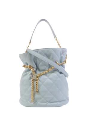 CHANEL Pre-Owned CC diamond-quilted bucket bag - Blue