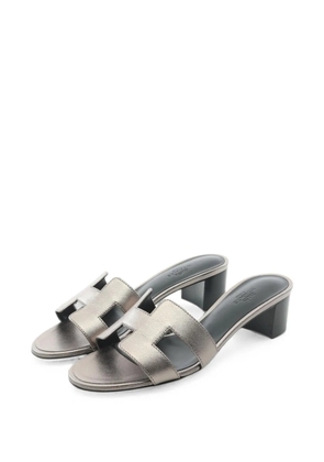 Hermès Pre-Owned 2020s Oasis mule sandals - Silver