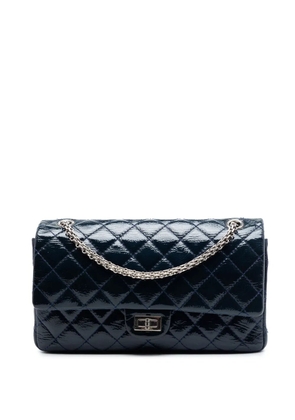 CHANEL Pre-Owned 2010-2011 Quilted Crinkled Patent Reissue 2.55 Double Flap 226 crossbody bag - Blue