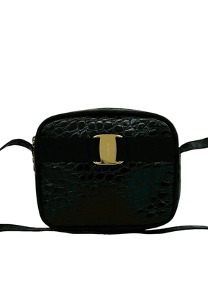 Ferragamo Pre-Owned 2010-2026 Croc Embossed Leather Vara crossbody bag - Black