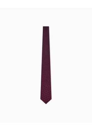 Tie in silk