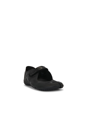 NikeSKIMS Rift Satin Sneaker in Black - Black. Size 10 (also in 5, 5.5, 6, 6.5, 7, 7.5, 8, 8.5).