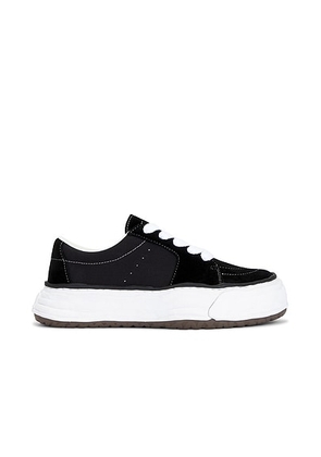 Maison MIHARA YASUHIRO Eric Original Sole Suede Low-Top Sneaker in Black - Black. Size 44 (also in 42, 43, 45).