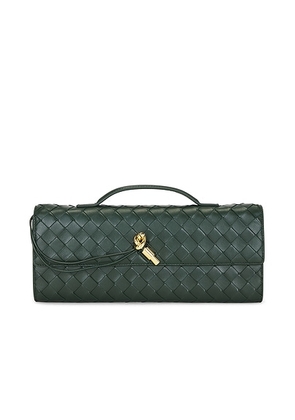 Bottega Veneta Andiamo Clutch in Alpine Green & Muse Brass - Green. Size all.