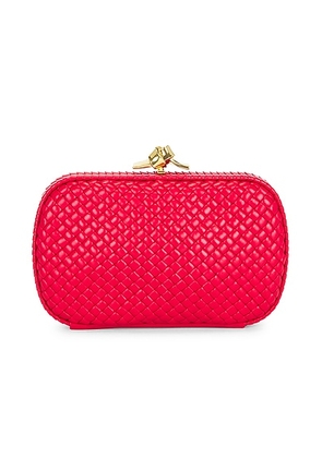 Bottega Veneta Tosca Knot Clutch in Cardinal & Brass Vibrato - Red. Size all.