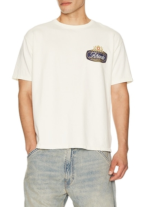 Rhude Safari Crest Tee in Vintage White  Blue  & Red - White. Size XL/1X (also in L, M, S, XXL/2X).