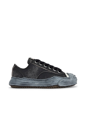 Maison MIHARA YASUHIRO Hank Original Sole Shrink Leather Low -Top Sneaker in Black - Black. Size 44 (also in 41, 42, 43, 45).