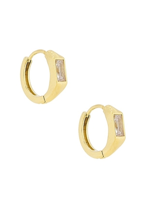 Mazin Jewels Chloe Hoops Earring in Metallic Gold.