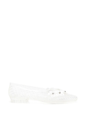 HEAVENLY JELLY flower-embellished flat pumps - White