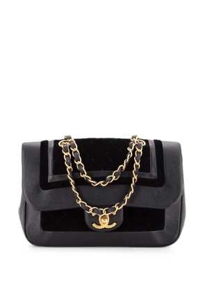 CHANEL Pre-Owned Paris-Cosmopolite Textured CC Flap Bag Lambskin and Quilted Velvet Small shoulder bag - Black