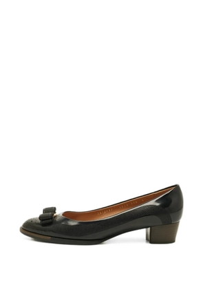 Ferragamo Pre-Owned Vara bow block-heel pumps - Black