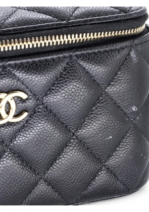 CHANEL Pre-Owned Tiny CC Link Vanity Case with Chain Quilted Caviar Small clutch bag - Black