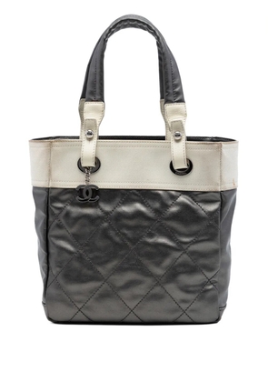 CHANEL Pre-Owned 2006-2008 Small Bicolor Quilted Coated Canvas Paris Biarritz tote bag - Grey