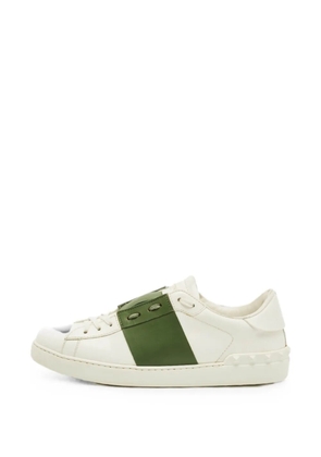 Valentino Garavani Pre-Owned Open rockstud-details lace-up leather sneakers - White