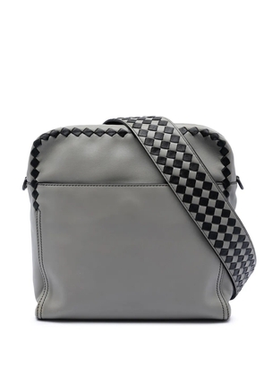 Bottega Veneta Pre-Owned 2012-2026 Intrecciato Trimmed Nappa crossbody bag - Grey