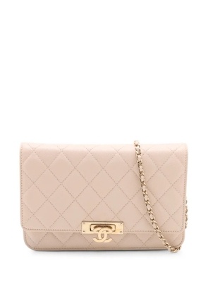 CHANEL Pre-Owned 2017-2018 Quilted Caviar Golden Class Wallet On Chain crossbody bag - Pink